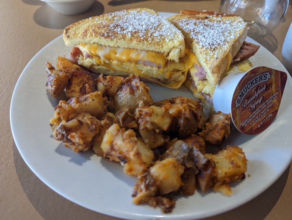 Waffle w Choice of Meat